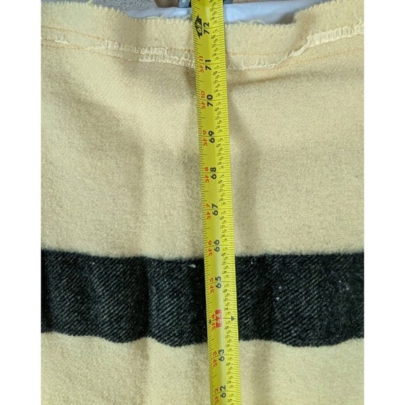 Vtg Blanket Hudson Bay ? or similar 3.5 point Wool 63x72 Gold white label READ - Picture 15 of 16